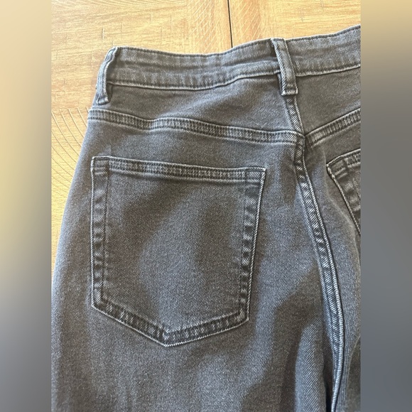 H&M Divided Black High Rise Mom Jeans Tapered Leg Size 4 - Picture 9 of 16